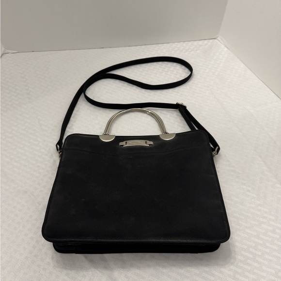 Vintage  bible carrier bag is black with a silver handle - Picture 3 of 5